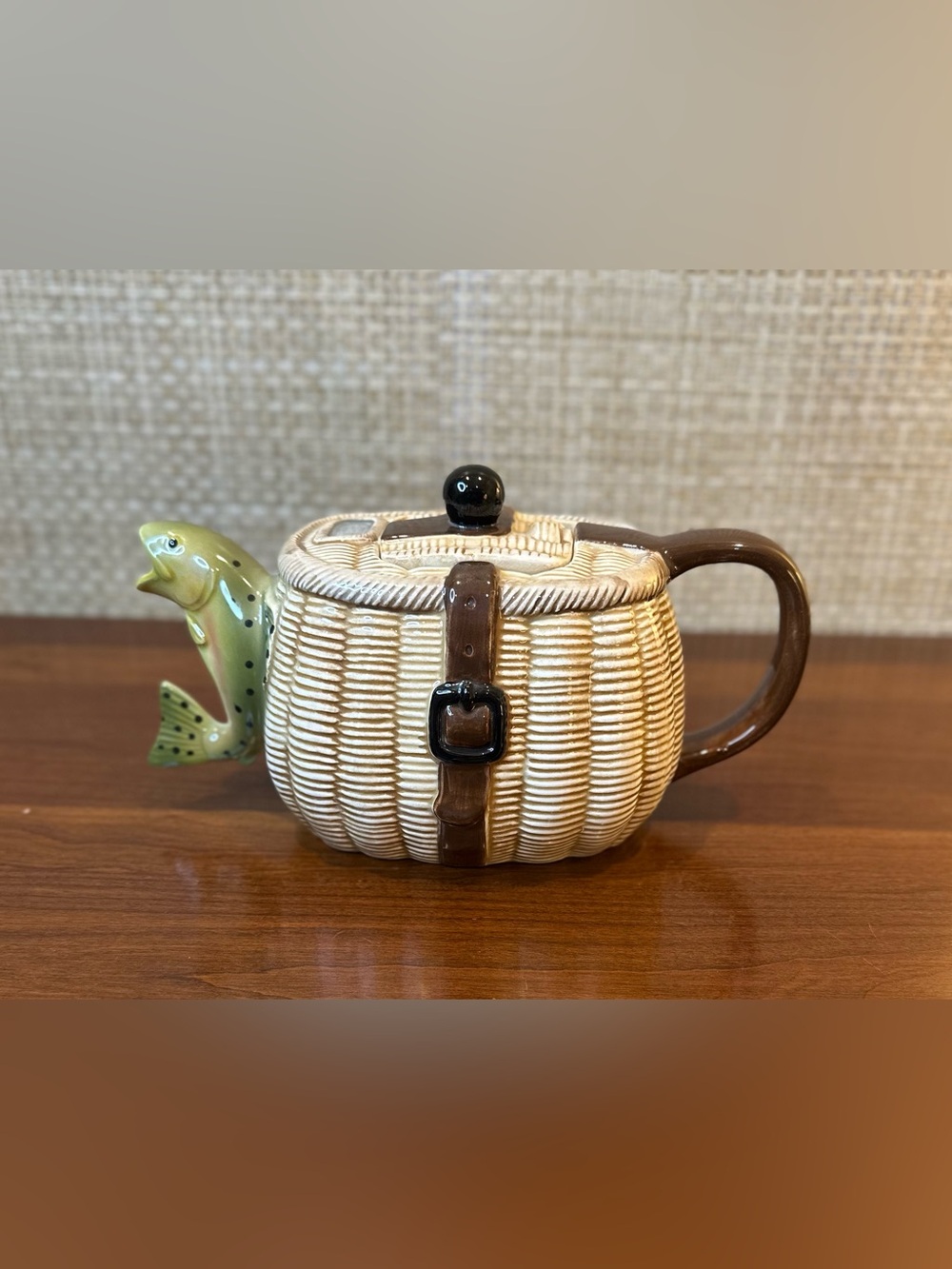 VTG 1980s-90s Eddie Bauer Fishing Creel Basket Teapot Made in Japan